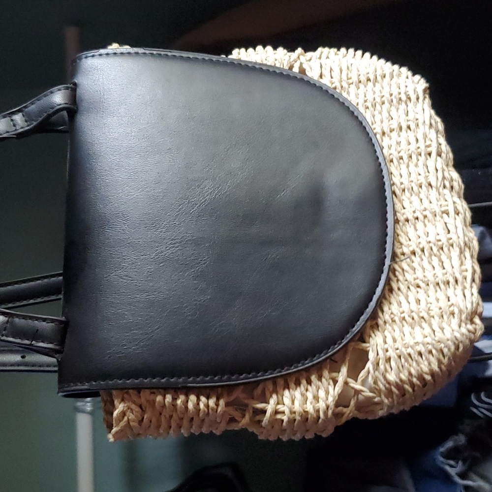 Crossbody purse